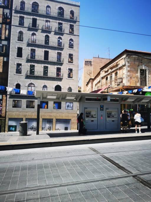 Stunning Apartment Located In The Heart Of The City Center, Close To A Synagogue, Train Station, Mahane Yehuda Market, Etc. Jerusalem Exterior photo